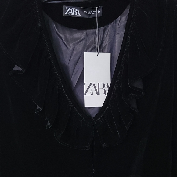 ZARA Ruffled Velvet Blazer - Picture 5 of 7